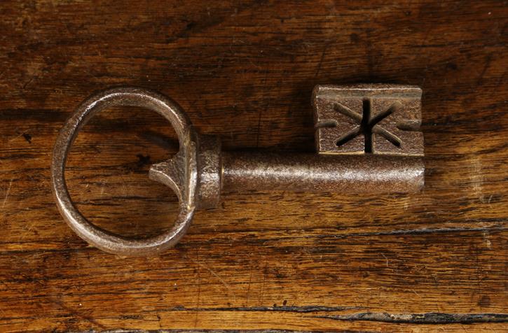 Three Antique Keys: A Large 18th Century Ribbon top Steel Key with an intricately cut bit on a - Image 3 of 4