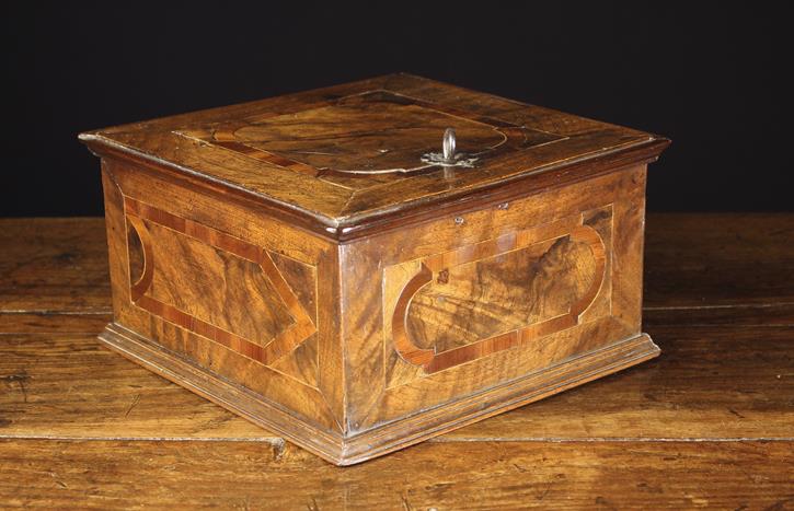 A Fine Early 18th Century Walnut Writing Box. - Image 2 of 3