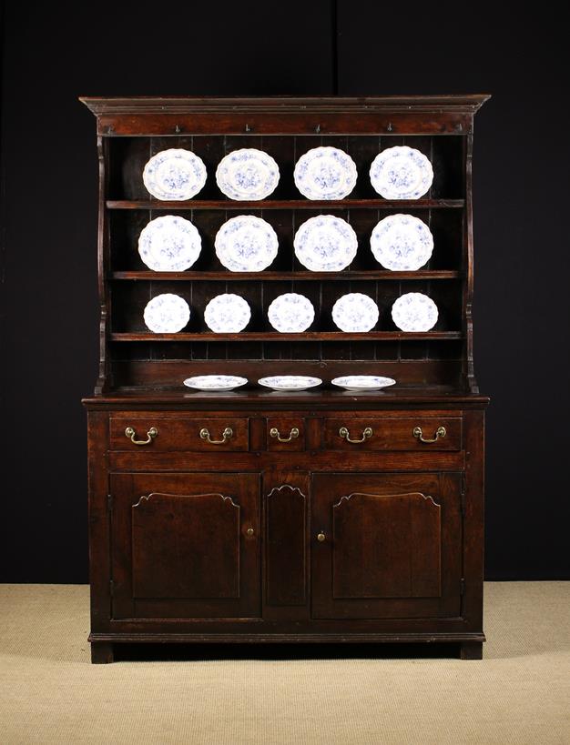 A Fine 18th Century Oak Welsh Dresser & Rack attributed to Denbighshire of rich colour and - Image 3 of 3