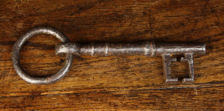 Three Antique Keys: A Large 18th Century Ribbon top Steel Key with an intricately cut bit on a - Image 4 of 4