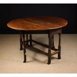 A Fine Oak Gateleg Table, Circa 1700.