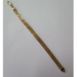 A 375 yellow gold bracelet, 18cm long, approx 8.6 grams, clasp good