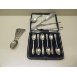 Assorted silver flatware, a boxed set of 6 teaspoons, London 1917, 6 teaspoons London 1799 George