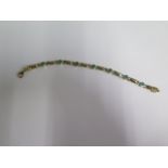 An 18ct yellow gold bracelet 19cm long, approx 26.7 grams, in good condition