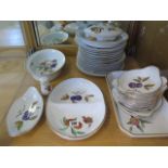 Royal Worcester Evesham dinner ware, 31 pieces, please note there is wear to most