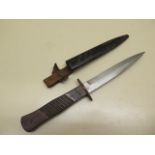 A Soligen German WWI trench knife with sheath, stamped Gottlier Hammersfurr, Soligen Foche, 15cm