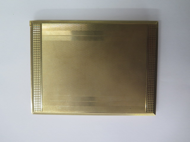 A hallmarked 9ct yellow gold cigarette / card case with sliding action , 11.5 cm by 8.5 cm 200gs - Image 2 of 4