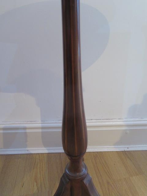 A pretty inlaid mahogany side / wine table on a turned column and tripod base, 70cm tall x 45cm - Image 3 of 3