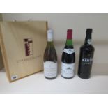A wine gift set comprising 1985 Chateauneuf du Pape, 1987 Le Grand Chemarin Sancerre, Foncesca Bin