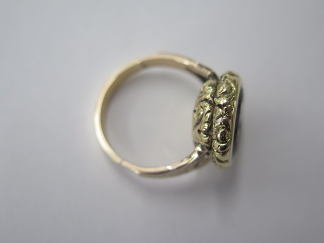 A Georgian / Victorian (9ct gold tested) amethyst intaglio seal ring, reshanked, size S, approx 10 - Image 3 of 3