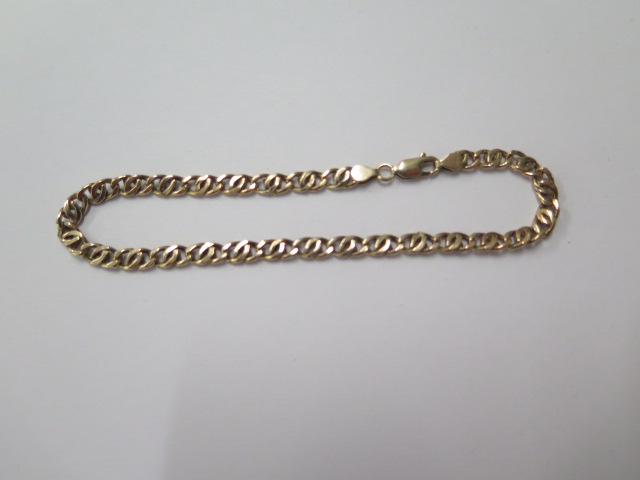 A hallmarked 9ct yellow gold bracelet, 21cm long, approx 4 grams - Image 2 of 2
