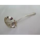 A silver separating spoon, London 1928/29 DF 13cm long, approx 1.4 troy oz, good condition