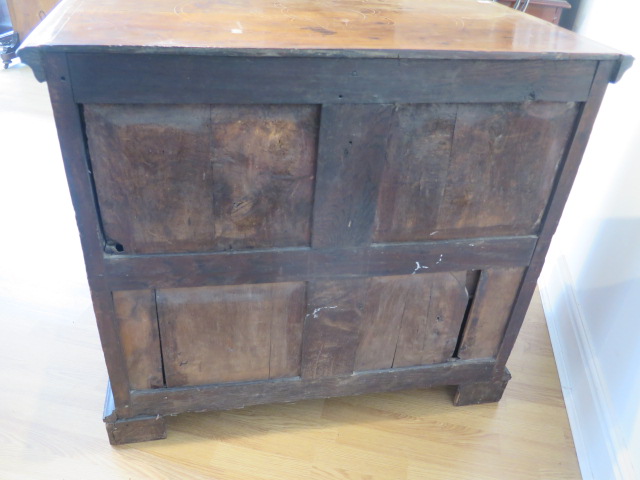 An 18th century line inlaid walnut 5 drawer chest with panelled sides and back on shaped bracket - Image 11 of 13