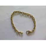 An 18ct 750 yellow gold bracelet, 21cm long and approx 25.8 grams, small usage marks but generally