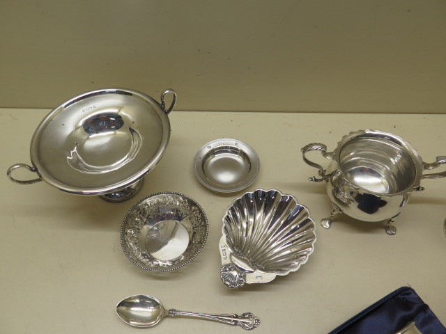 An assortment of table silver, a weighted presentation dish on stand, 3 small dishes, a sugar bowl - Image 2 of 9