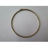 A 9ct yellow gold bangle, approx 4 grams, 6.2cm external diameter, generally good