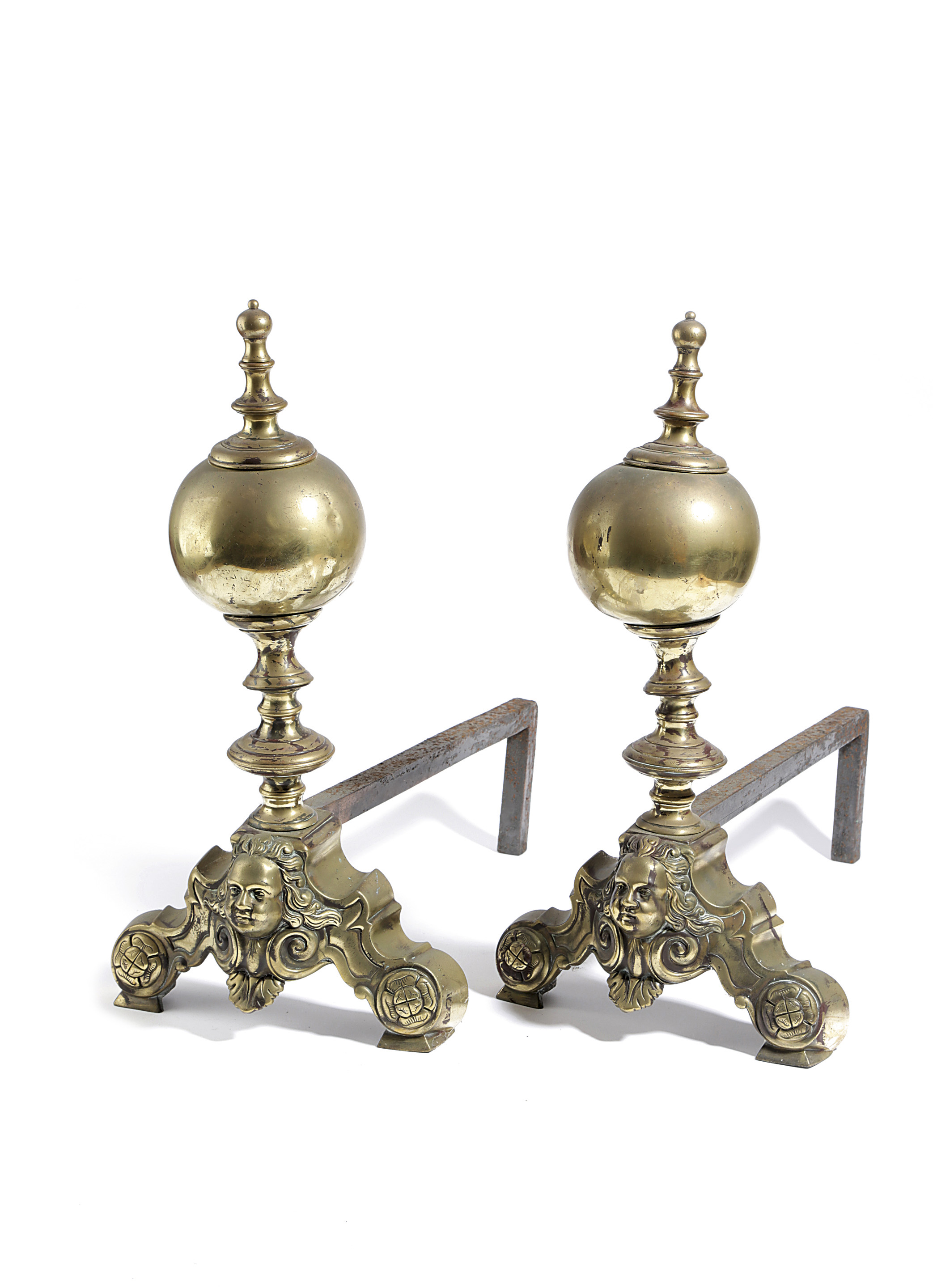 A PAIR OF DUTCH BRASS ANDIRONS IN BAROQUE STYLE, 19TH CENTURY each with turned and ball