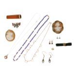 A quantity of jewellery, including; an moonstone cabochon-set gold necklace; two shell cameo