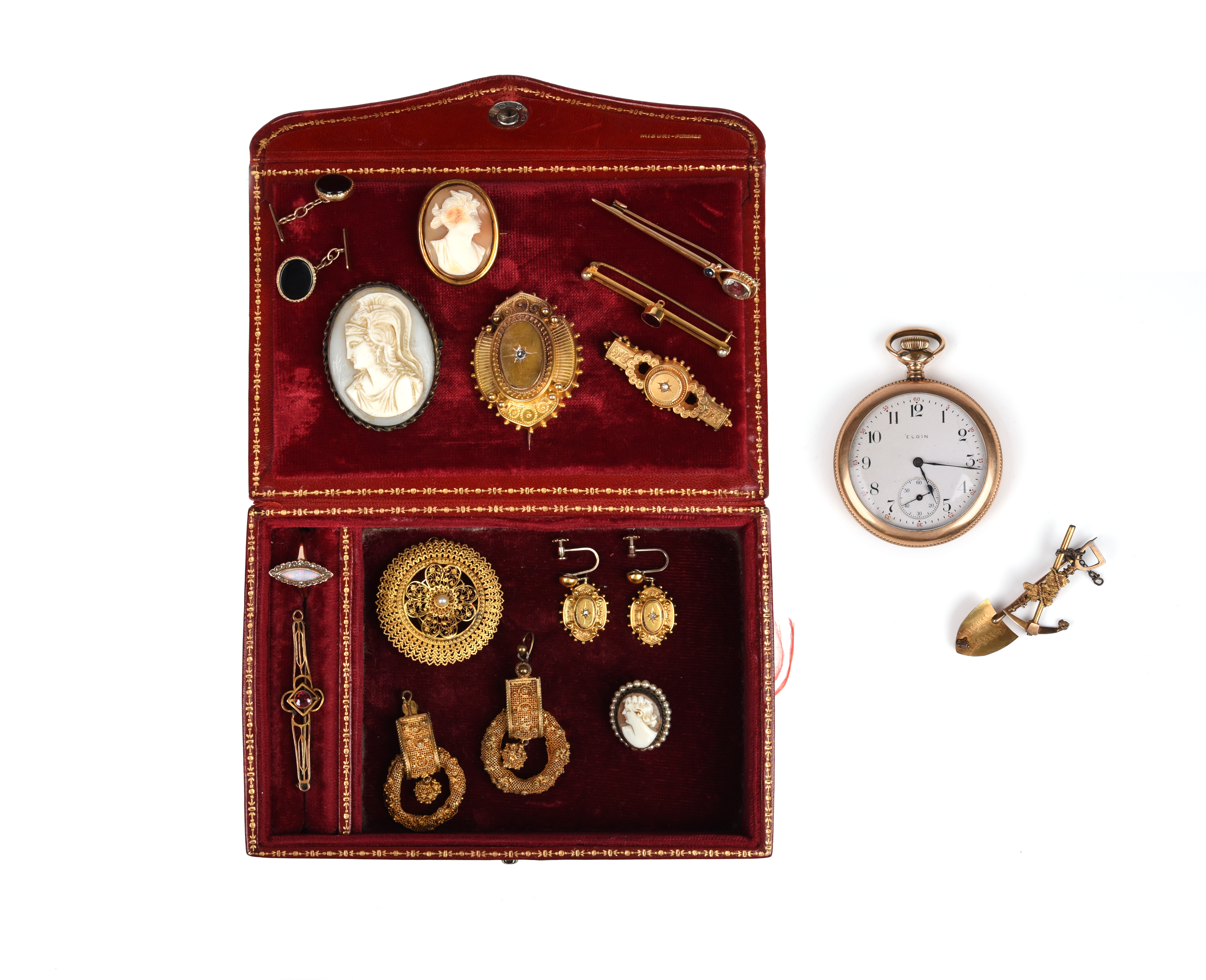 A quantity of jewellery, including; a Victorian gold brooch, centred with a diamond with locket