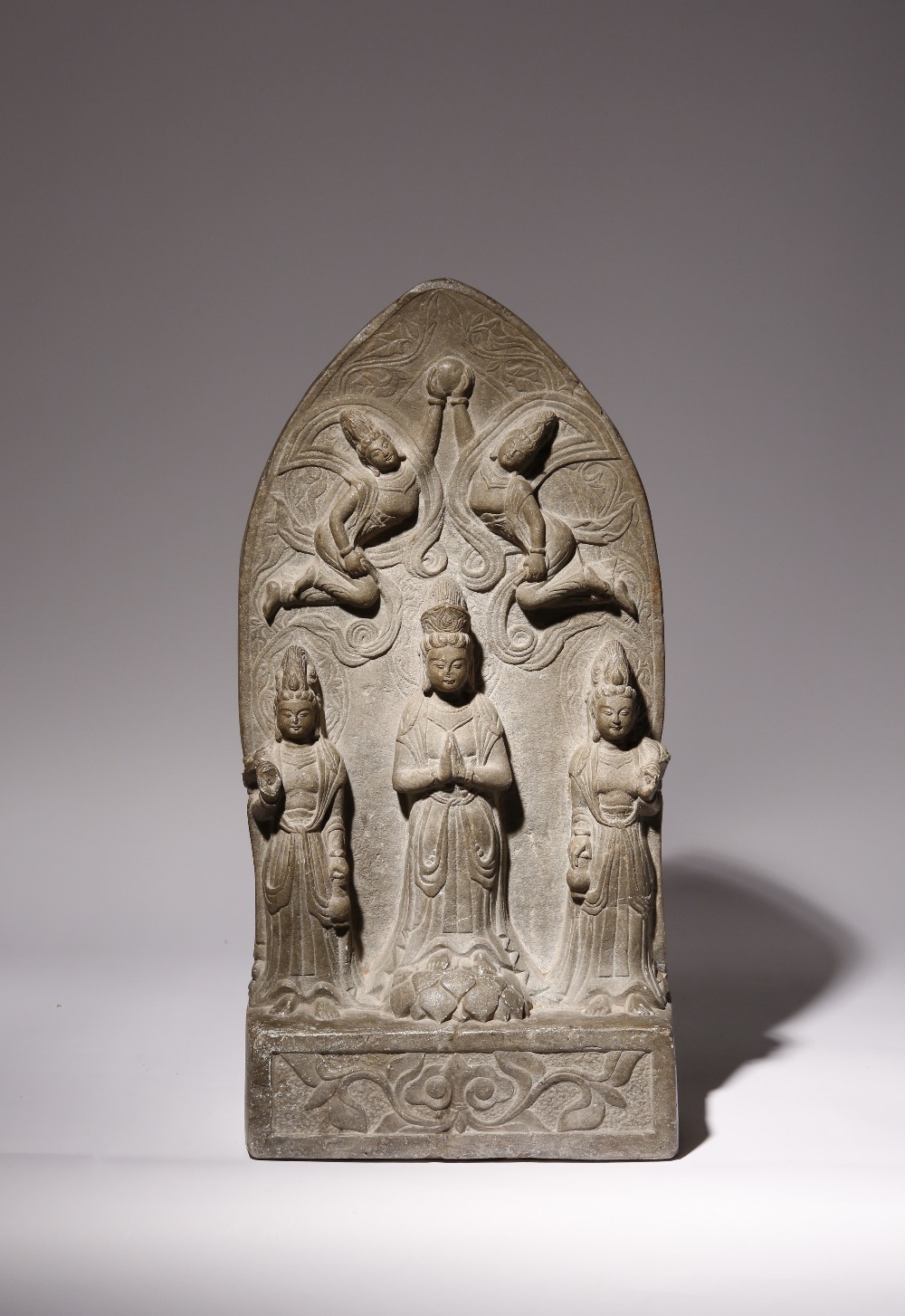 A MASSIVE CHINESE NORTHERN WEI STYLE GREY LIMESTONE STELE PROBABLY TANG DYNASTY Carved with - Image 4 of 4