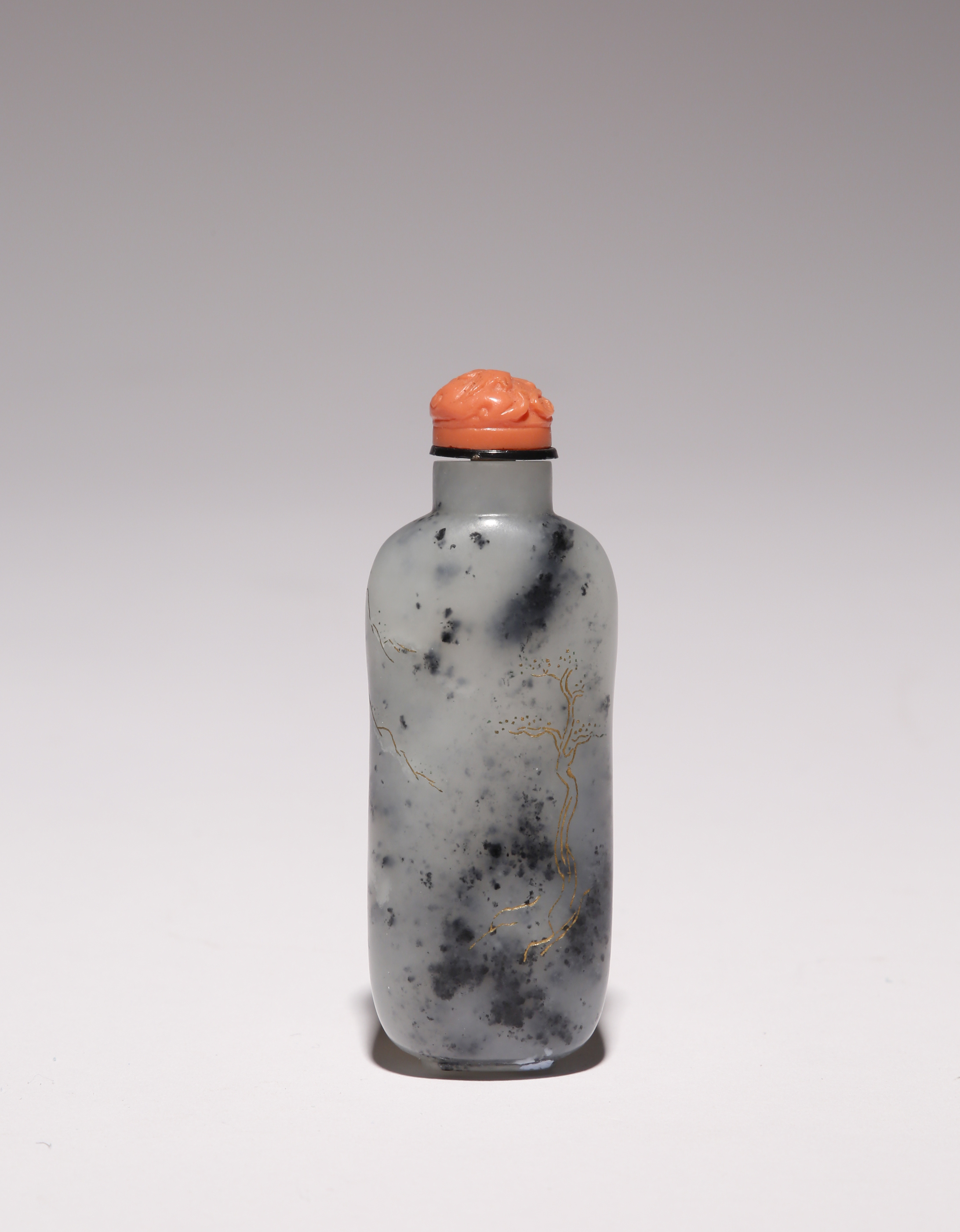 A CHINESE MOTTLED PALE GREY JADE CALLIGRAPHIC SNUFF BOTTLE 19TH CENTURY With an elongated body, - Image 2 of 2