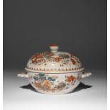 A SMALL CHINESE FAMILLE VERTE AND IMARI TUREEN AND COVER KANGXI 1662-1722 Painted with the Three