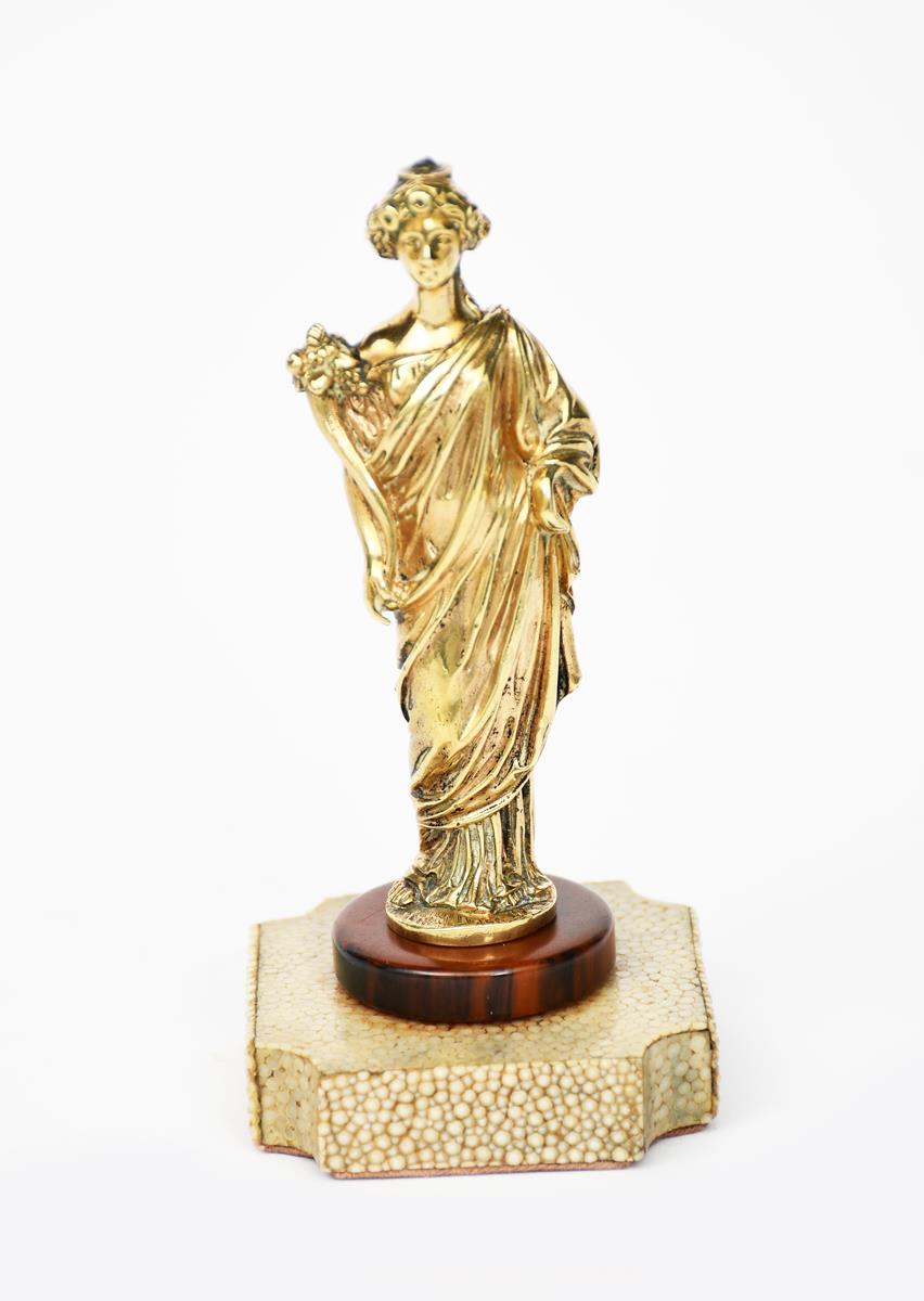 A gilt metal classical figure, retailed by Callow, Mount Street, London, cast as a standing woman in - Image 3 of 3