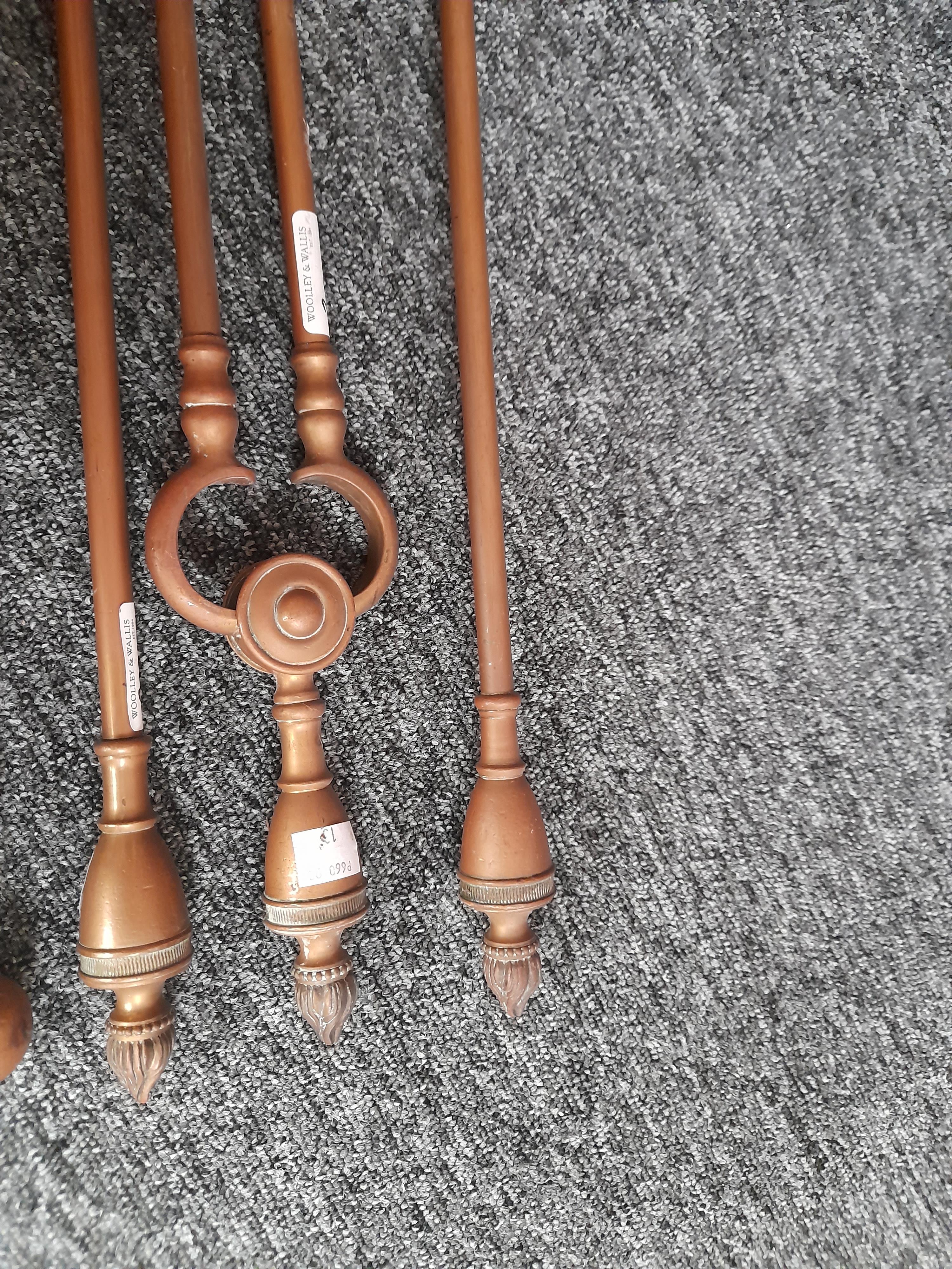 FOUR SETS OF BRASS FIRE IRONS 19TH CENTURY together with a pierced brass fire fender (13) 116.1cm - Bild 10 aus 19