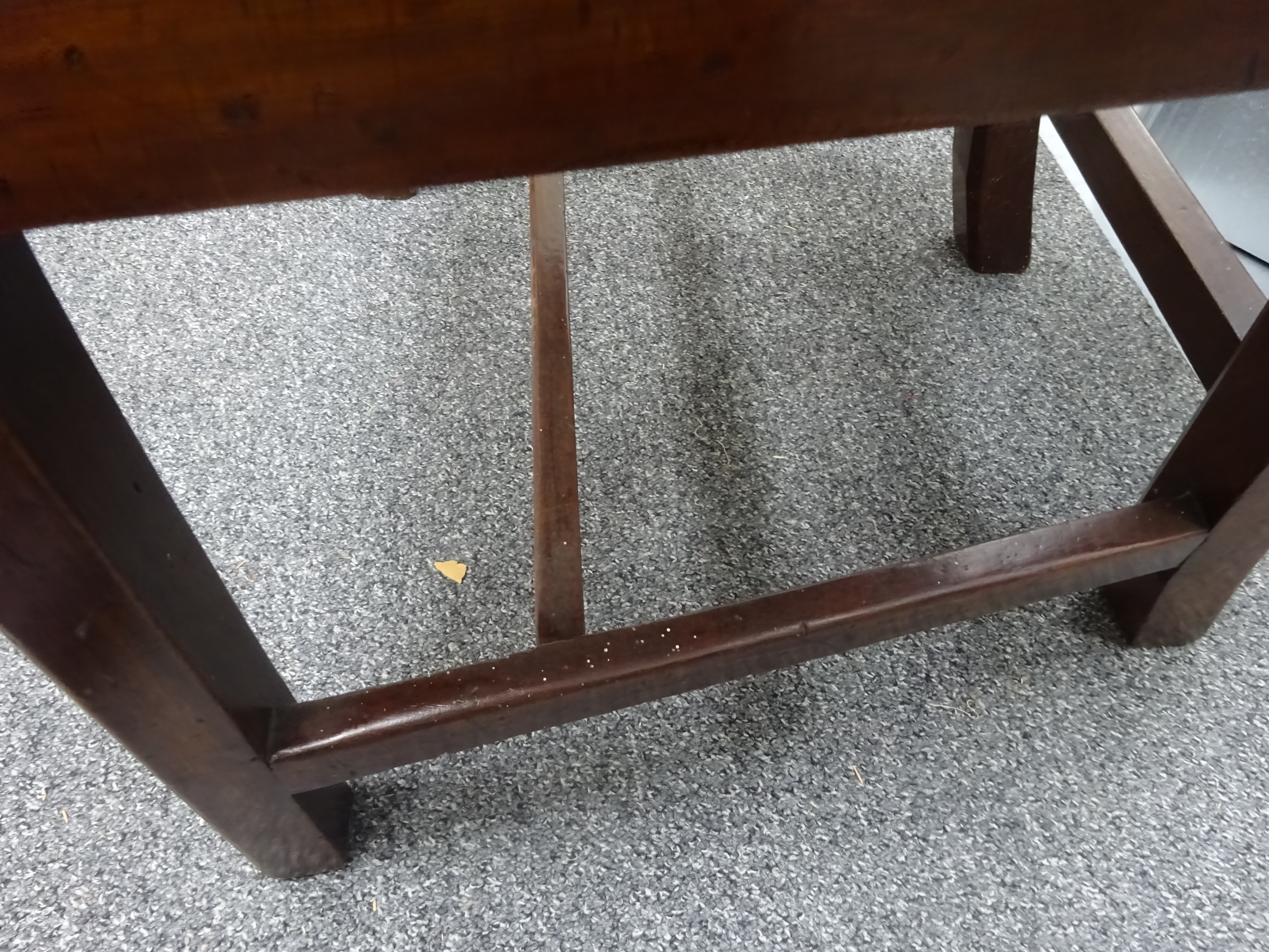 A SET OF SIX EARLY GEORGE III MAHOGANY DINING CHAIRS CHIPPENDALE PERIOD, C.1760-70 each with a - Bild 38 aus 73