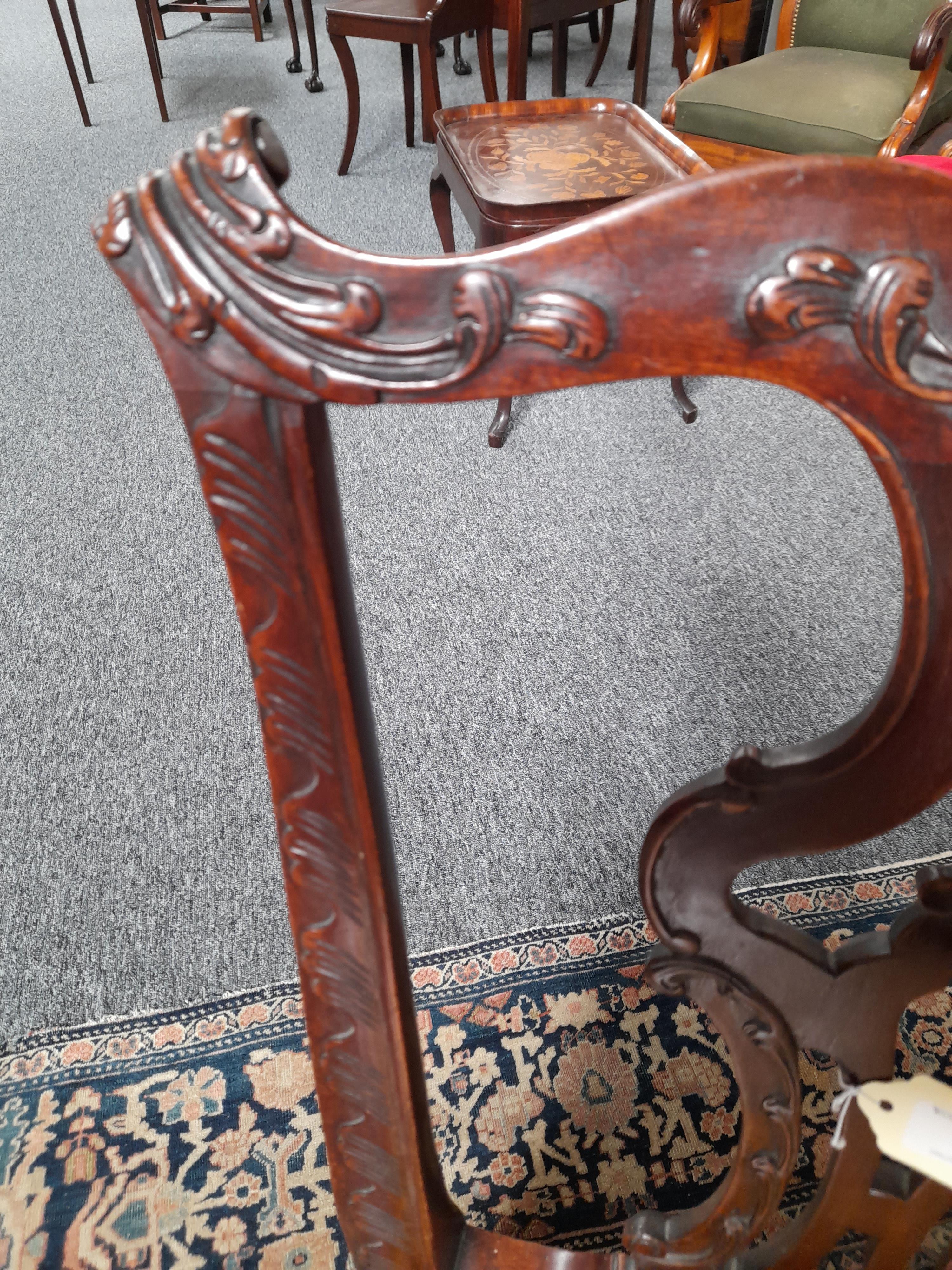 A SET OF SIX EARLY GEORGE III MAHOGANY DINING CHAIRS CHIPPENDALE PERIOD, C.1760-70 each with a - Bild 45 aus 73