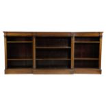 A LARGE EDWARDIAN MAHOGANY BREAKFRONT OPEN BOOKCASE EARLY 20TH CENTURY inlaid with stringing and
