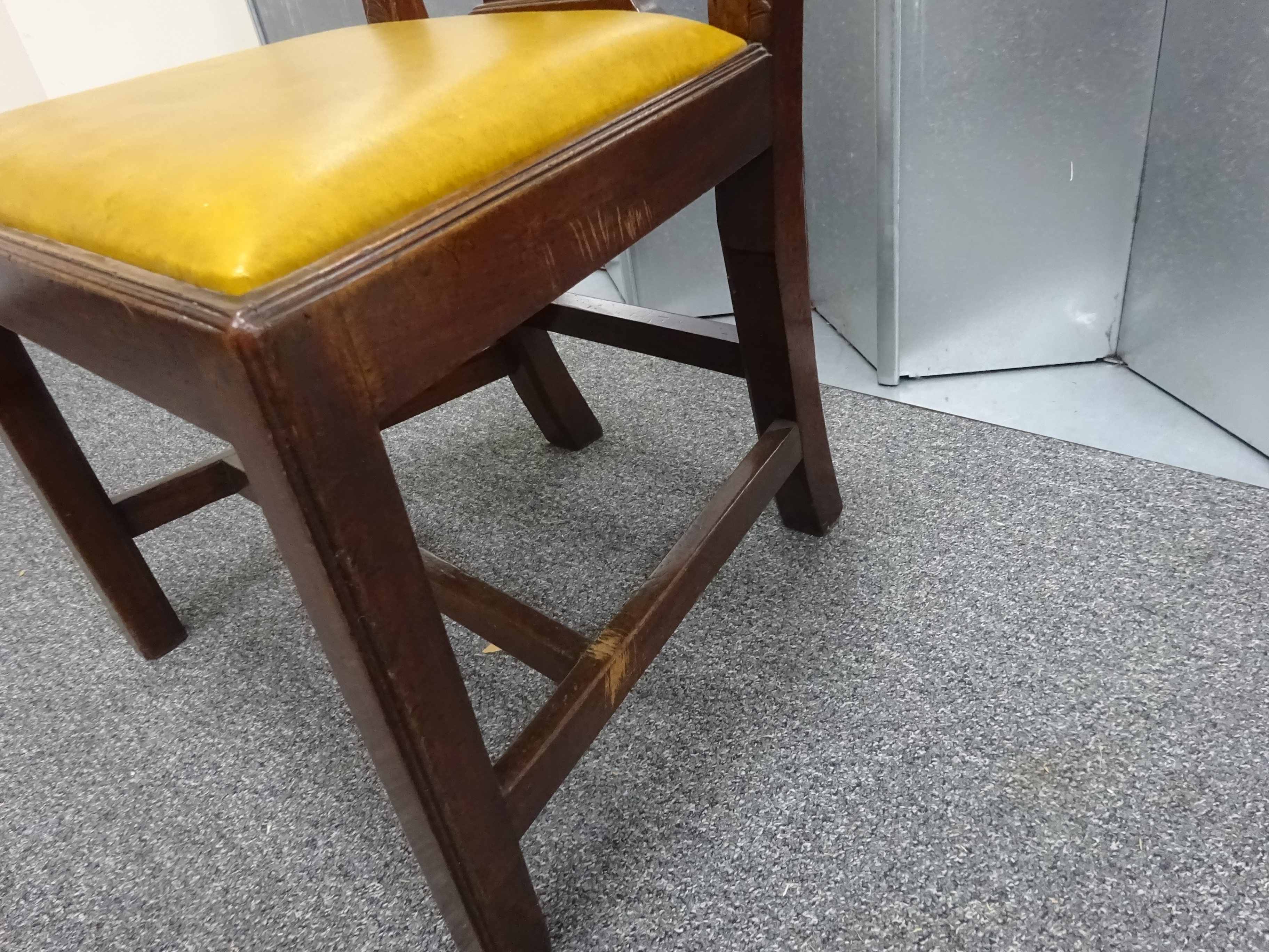 A SET OF SIX EARLY GEORGE III MAHOGANY DINING CHAIRS CHIPPENDALE PERIOD, C.1760-70 each with a - Bild 32 aus 73