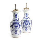 A PAIR OF CHINESE PORCELAIN BLUE AND WHITE VASE TABLE LAMPS LATE 19TH / EARLY 20TH CENTURY of