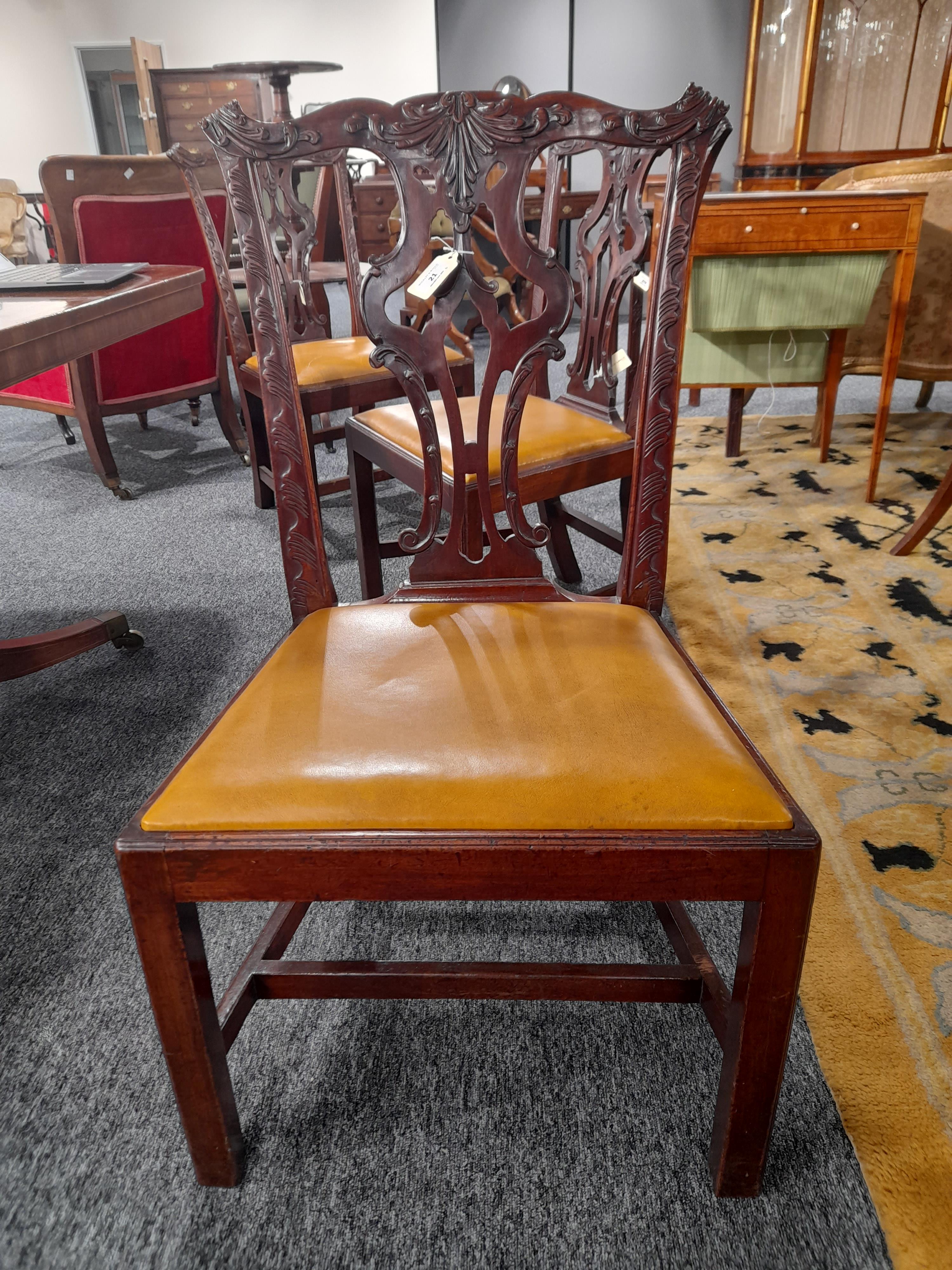 A SET OF SIX EARLY GEORGE III MAHOGANY DINING CHAIRS CHIPPENDALE PERIOD, C.1760-70 each with a - Bild 60 aus 73