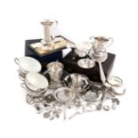 A mixed lot of silver items, comprising: a cased mug, by The Goldsmiths and Silversmiths Company,
