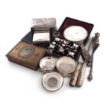 A mixed lot of silver items, various dates and makers, comprising: an Edwardian cigarette box, by