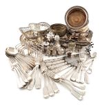 A mixed lot, comprising silver items: a pair of toast racks, by H. Atkins, Sheffield 1929, a swing-