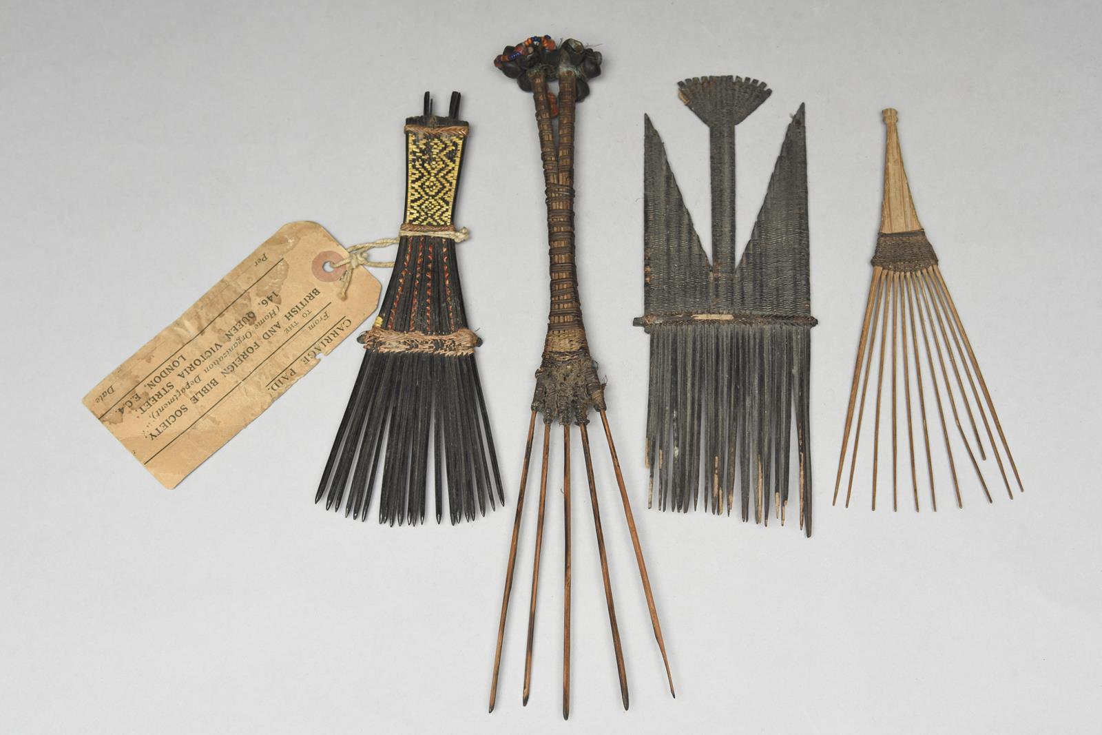 Four Melanesian combs Solomon Islands and Papua New Guinea one with red and natural fibre binding, - Image 2 of 2