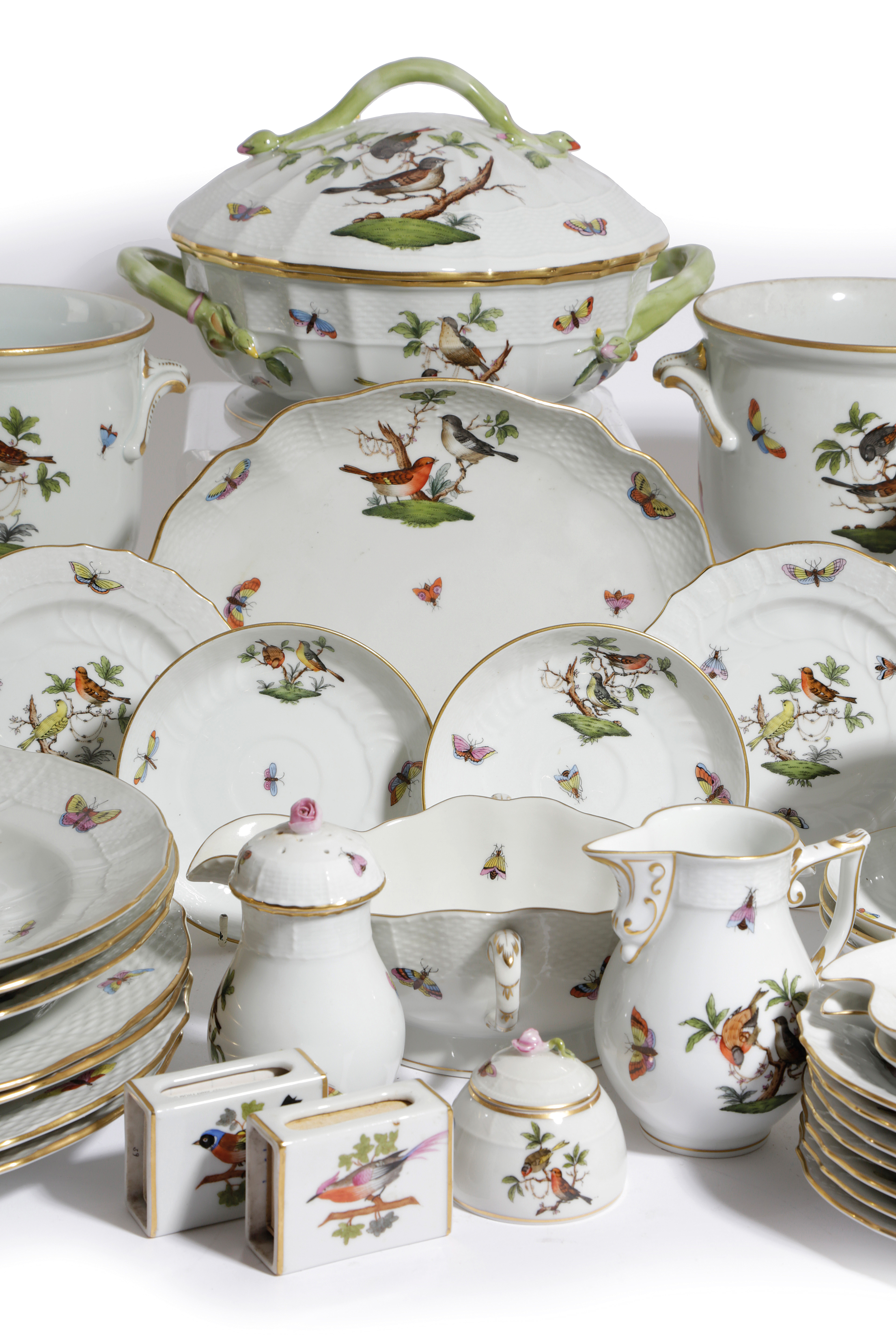 A HEREND PORCELAIN PART DINNER AND TEA SERVICE 20TH CENTURY in the Rothschild Birds pattern, with