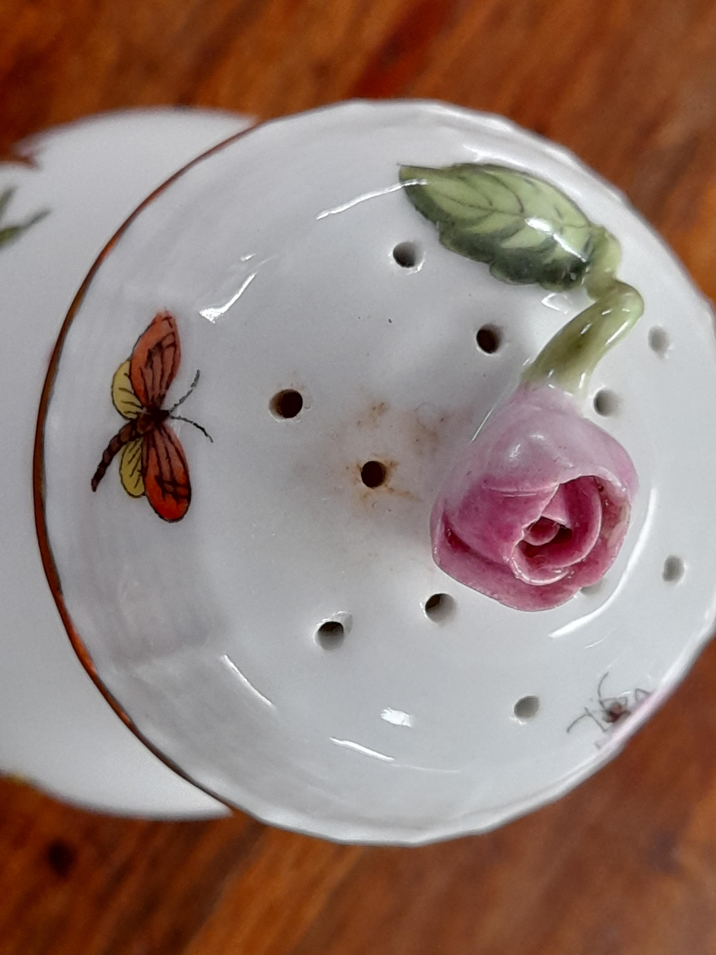 A HEREND PORCELAIN PART DINNER AND TEA SERVICE 20TH CENTURY in the Rothschild Birds pattern, with - Image 5 of 10