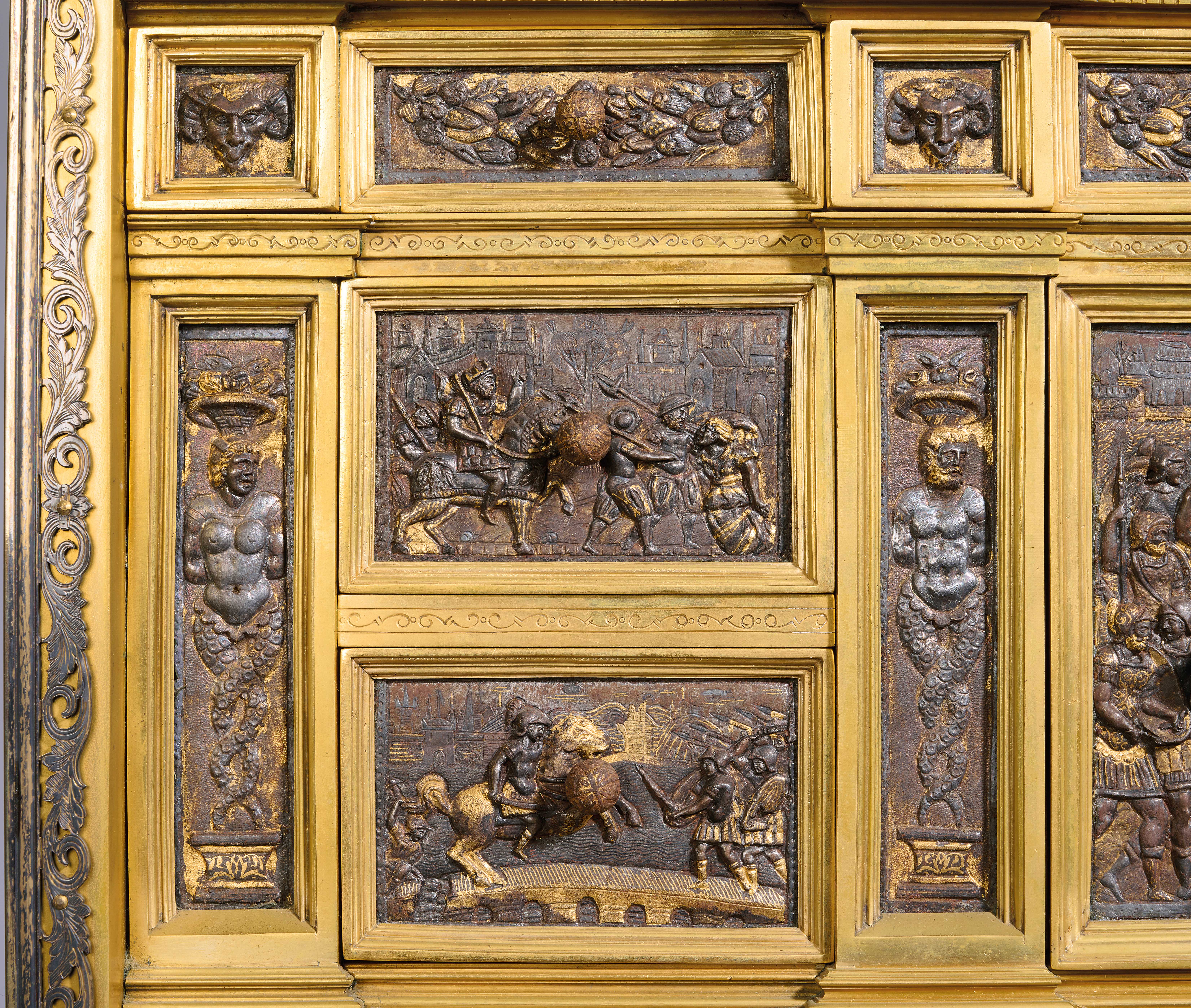 'THE ROTHSCHILD MILANESE ARMOURER'S CABINET' A RARE NORTH ITALIAN DAMASCENED STEEL AND GILT BRONZE - Bild 4 aus 6