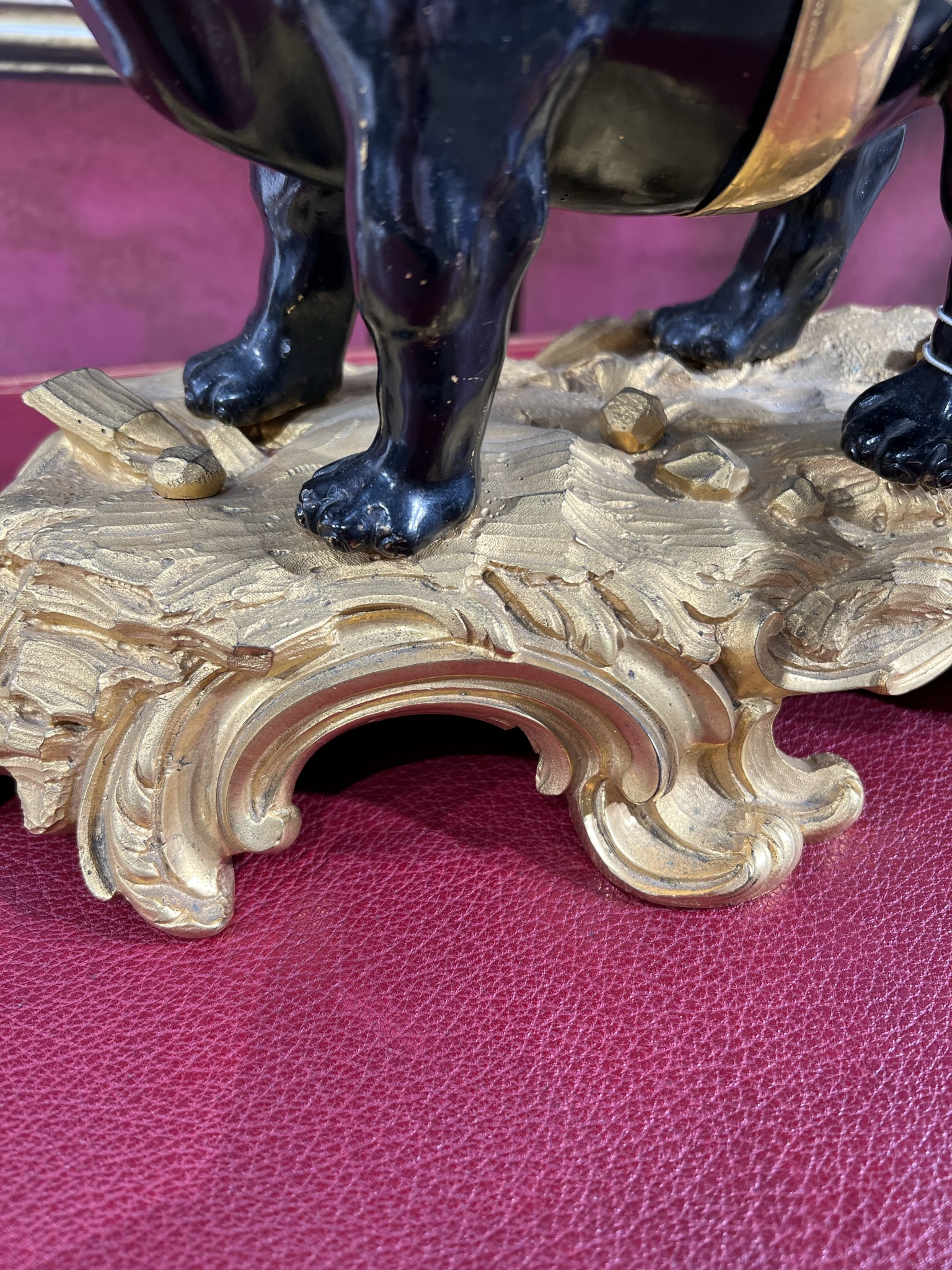 A FRENCH LOUIS XV ORMOLU AND PATINATED BRONZE ELEPHANT MANTEL CLOCK AFTER A DESIGN BY JACQUES AND - Bild 19 aus 23