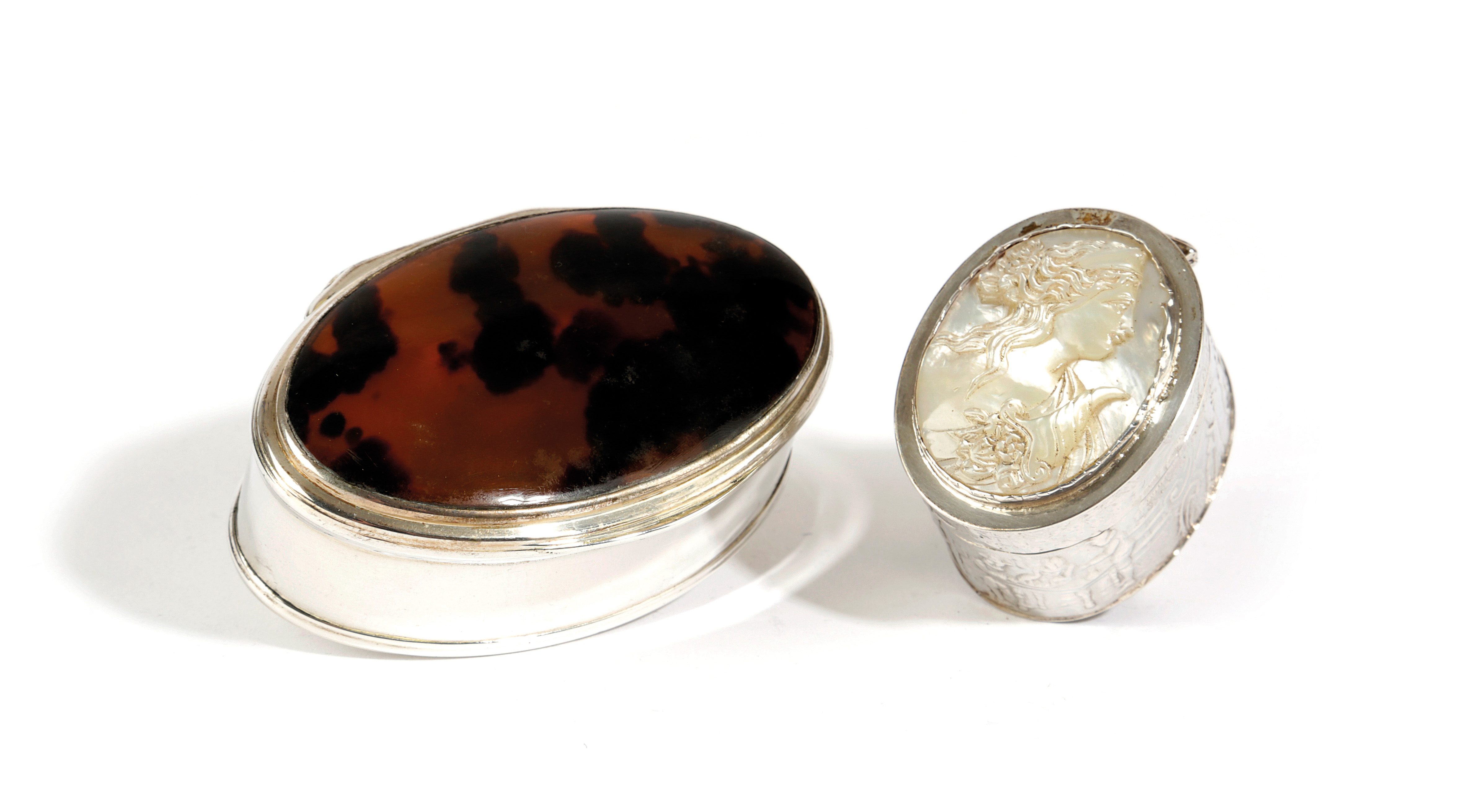 λ A GEORGE III SILVER MOUNTED TORTOISESHELL SNUFF BOX LONDON, C.1790 maker's mark only I.K, for