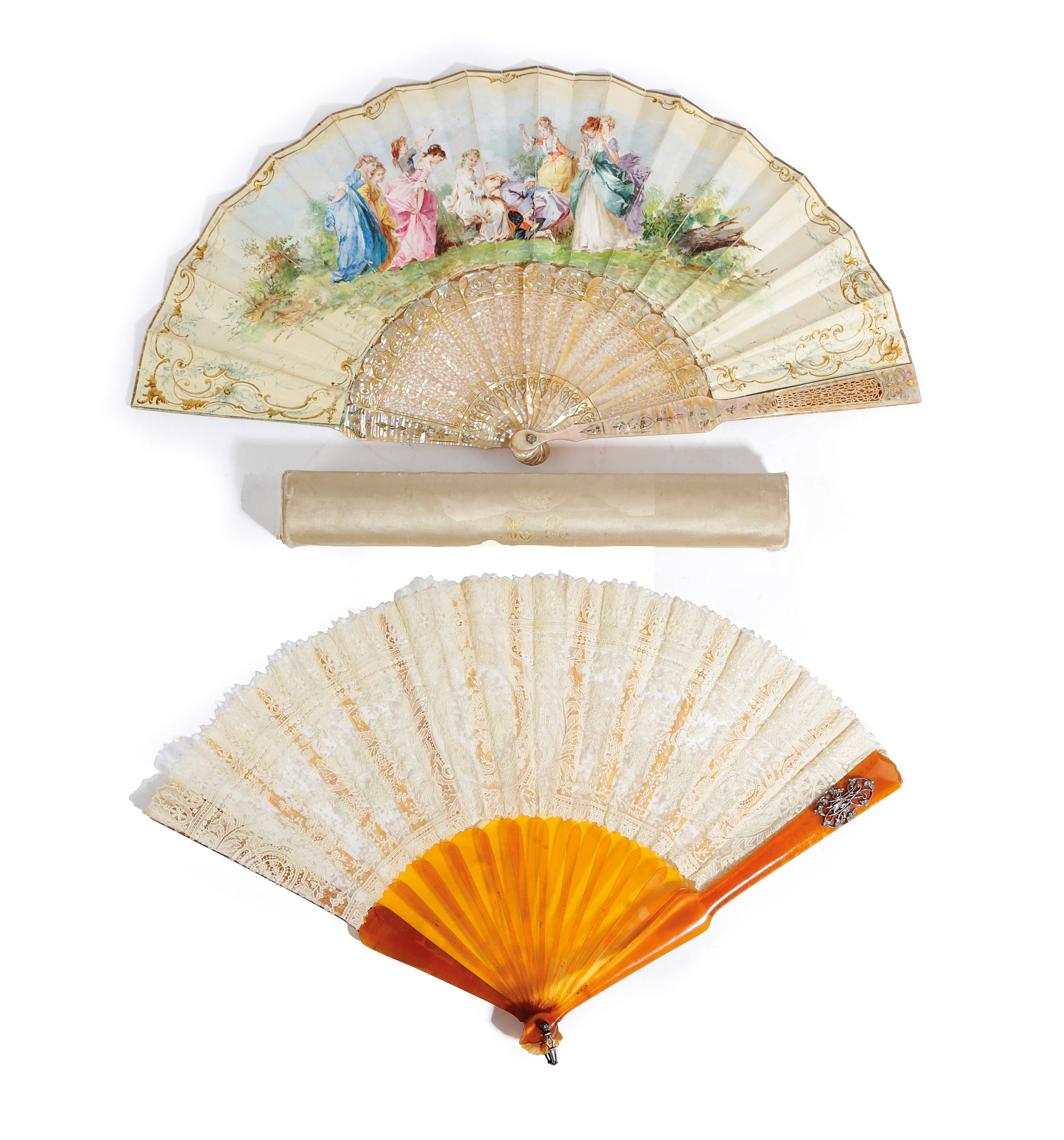 λ A LATE VICTORIAN LACE AND BLONDE TORTOISESHELL FAN BY A. RODIEN, RETAILED BY DUVELLEROY, C.1890