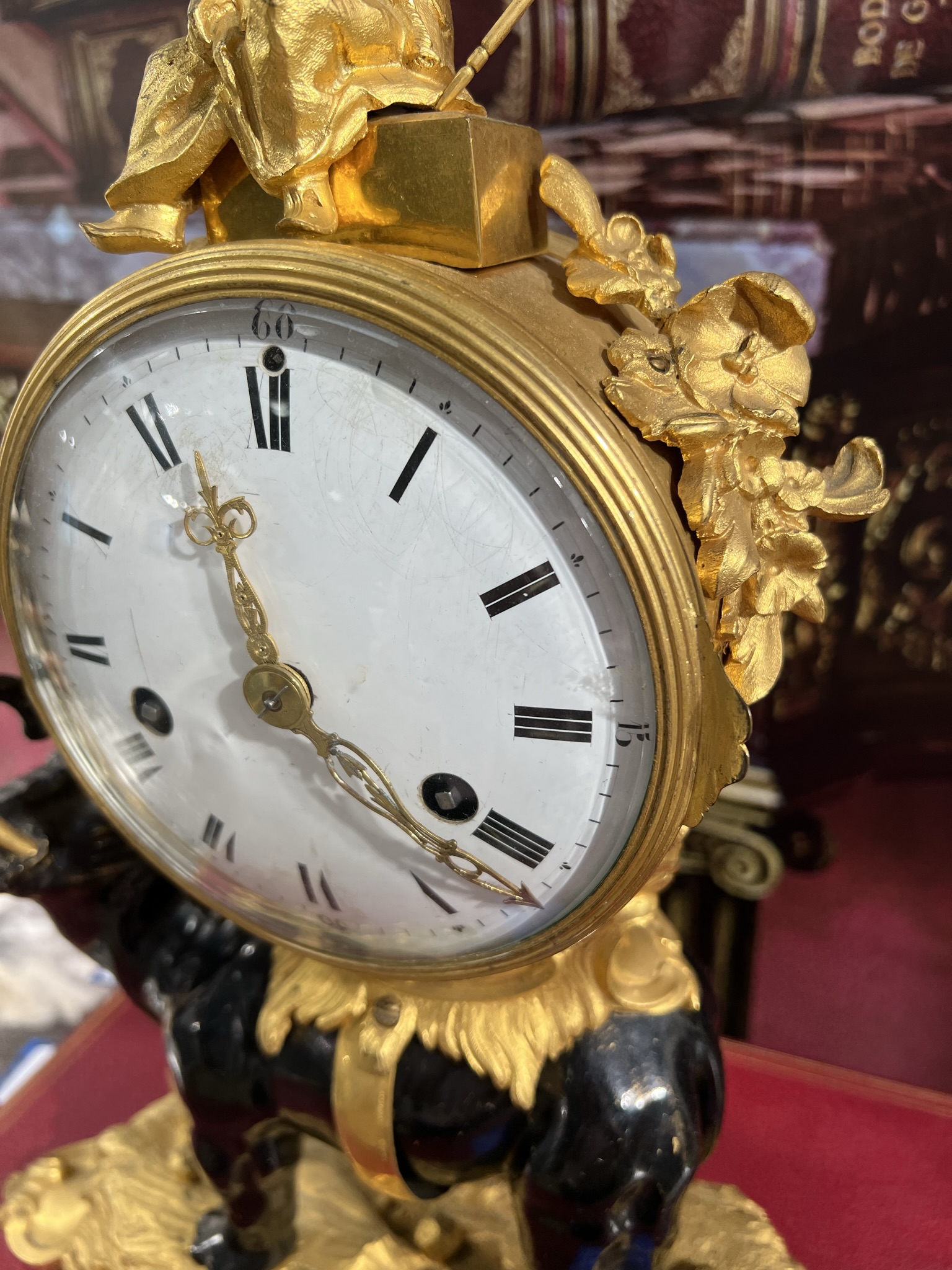 A FRENCH LOUIS XV ORMOLU AND PATINATED BRONZE ELEPHANT MANTEL CLOCK AFTER A DESIGN BY JACQUES AND - Bild 21 aus 23
