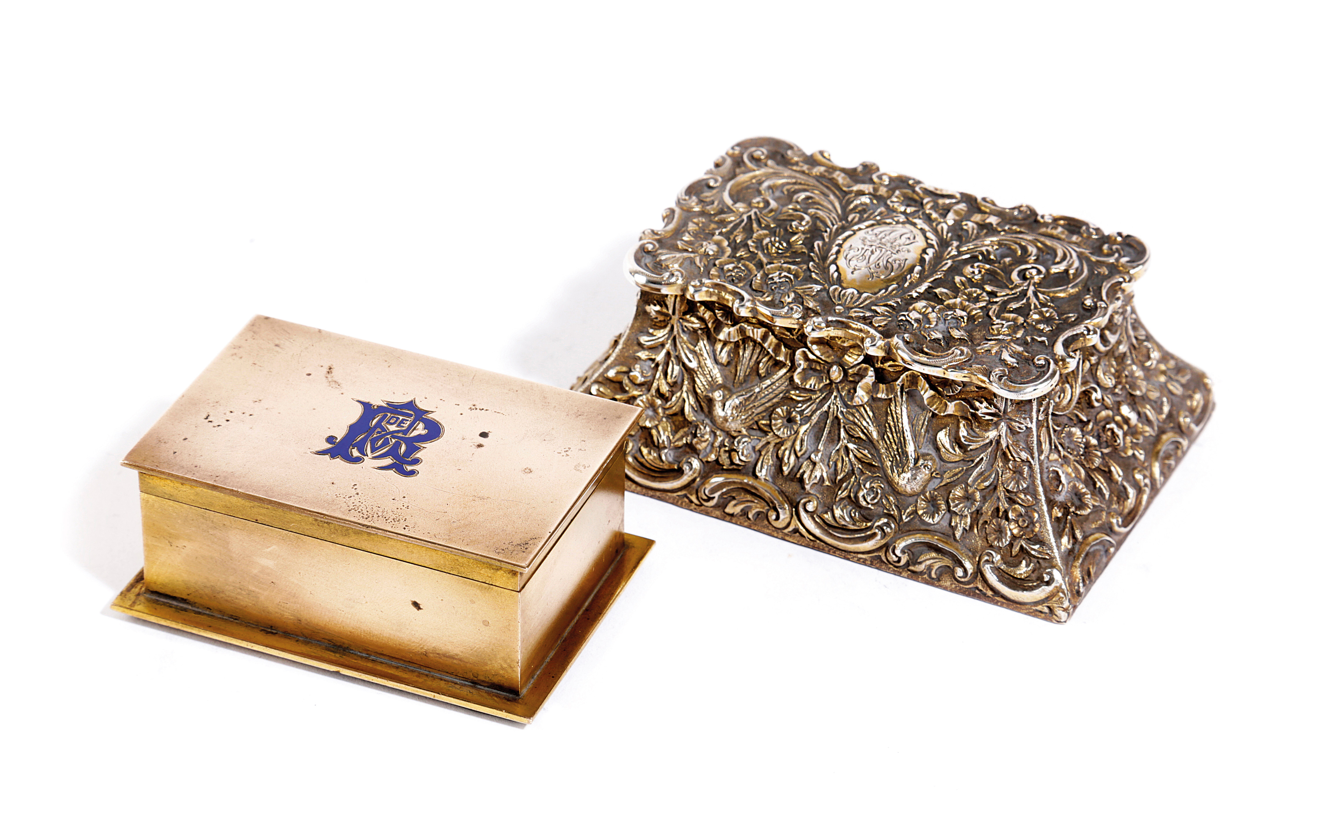 AN EDWARDIAN SILVER-GILT DOUBLE STAMP BOX BY J BATSON & SON, LONDON, 1901 of tapering rectangular