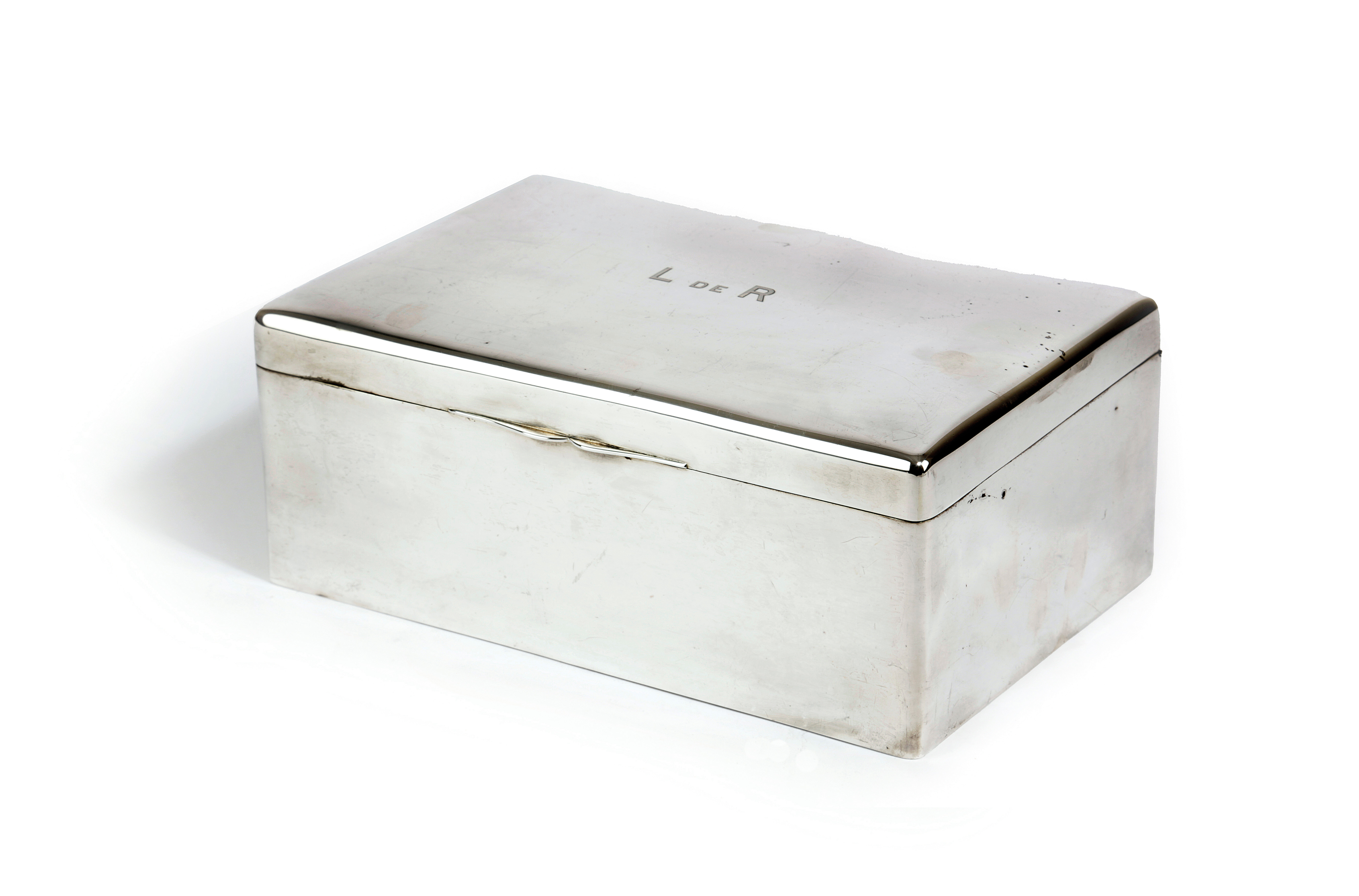 AN EDWARDIAN SILVER CIGAR BOX BY CHARLES AND GEORGE ASPREY, LONDON, 1902 of plain rectangular