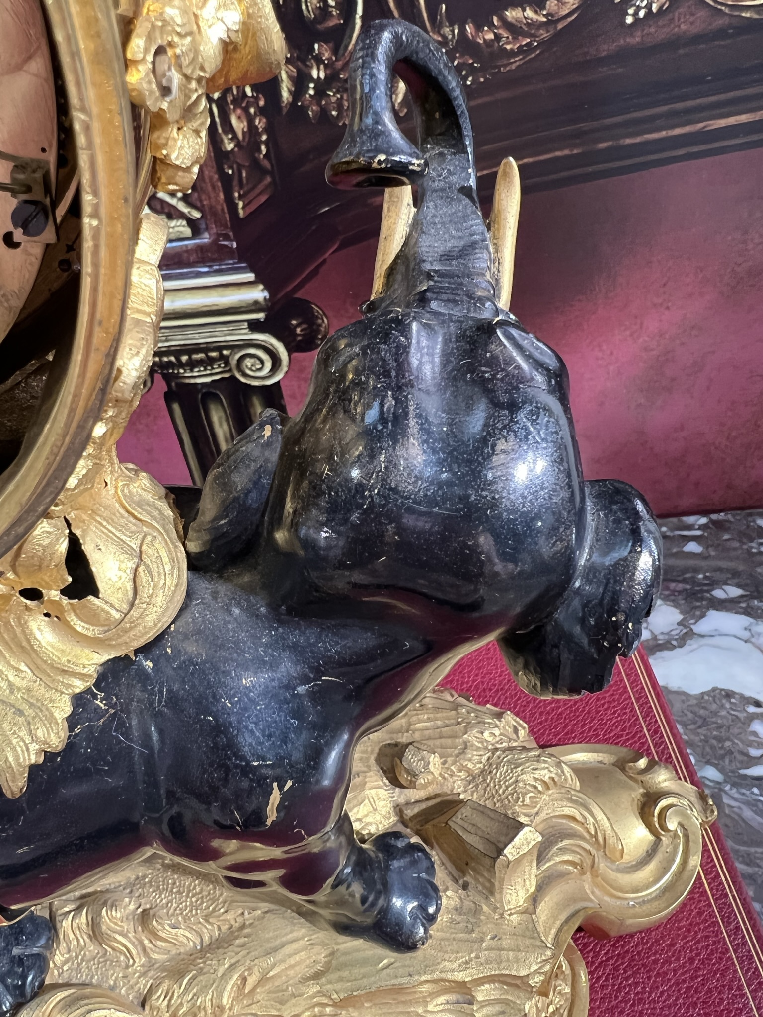 A FRENCH LOUIS XV ORMOLU AND PATINATED BRONZE ELEPHANT MANTEL CLOCK AFTER A DESIGN BY JACQUES AND - Bild 11 aus 23