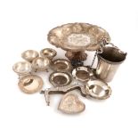 A mixed lot of silver and metalware items, comprising: an American bag mount, by Gorham, a set of