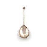 An early-17th century West-Country silver Seal-top spoon, by Robert Wade I, Taunton circa 1600-1620,